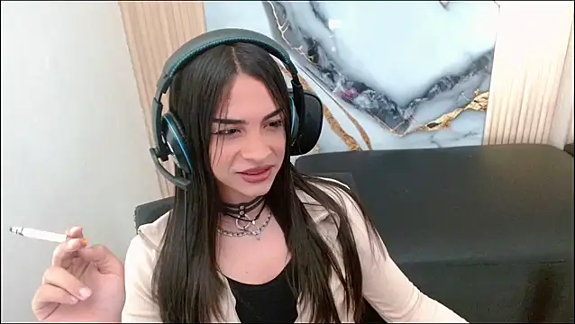 Snapshot of Dollbehavior_ chatting on 09-20-25, 01:50 Dollbehavior online show from 09-20-25, 01:50