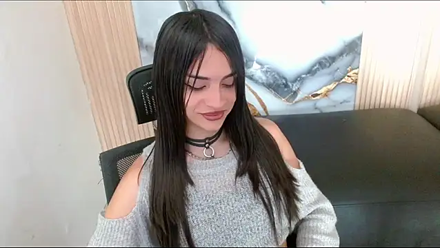 Snapshot of Dollbehavior_ chatting on 09-28-25, 02:39 Dollbehavior online show from 09-28-25, 02:39