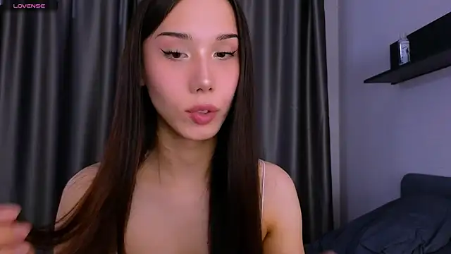 Snapshot of Kaia_Sunshine_Mia chatting on 01-11-26, 02:44 Kaia Sunshine Mia online show from 01-11-26, 02:44