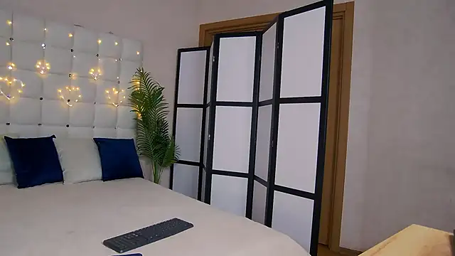 NicoleRosss online show from 02-03-25, 10:03