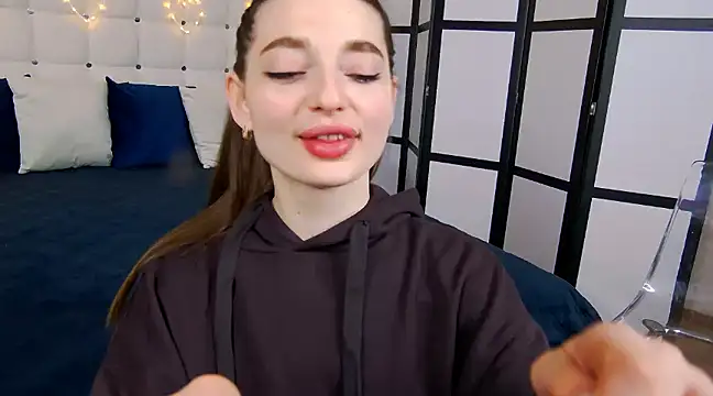 NicoleRosss online show from 02-14-25, 08:59