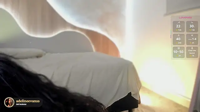 AdelineEvanss online show from 10-24-25, 08:49