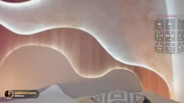 AdelineEvanss online show from 10-31-25, 09:27