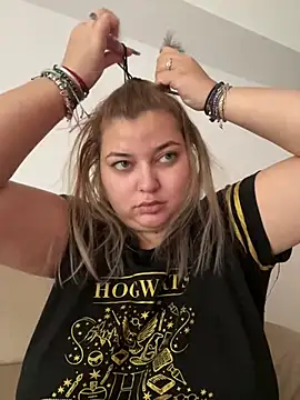 AllysonK online show from 12-31-24, 10:04