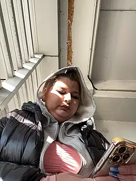 AllysonK online show from 01-18-25, 12:26