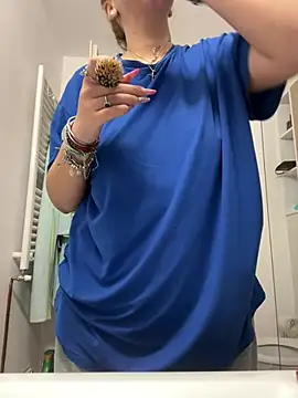 AllysonK online show from 02-18-26, 01:29