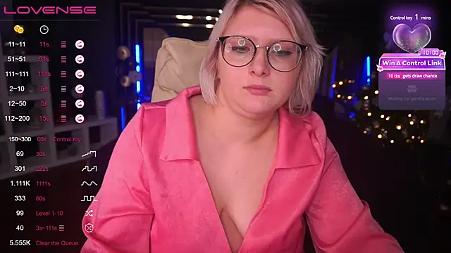 Snapshot of CoolTatis chatting on 01-02-25, 11:38 CoolTatis online show from 01-02-25, 11:38