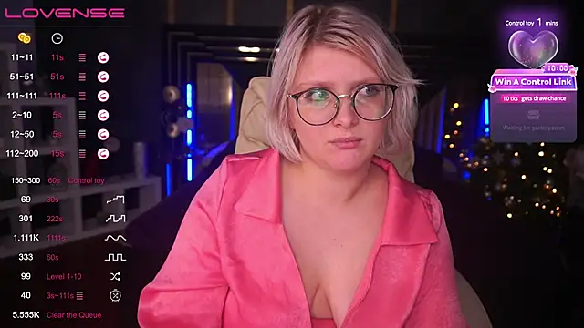 Snapshot of CoolTatis chatting on 01-03-25, 02:43 CoolTatis online show from 01-03-25, 02:43