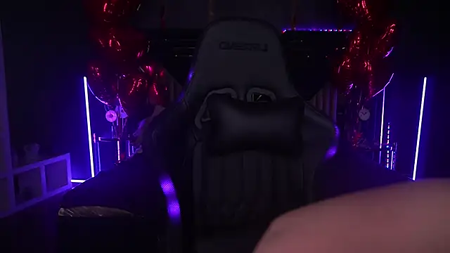 Snapshot of CoolTatis chatting on 02-12-25, 09:33 CoolTatis online show from 02-12-25, 09:33