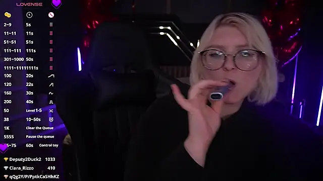 Snapshot of CoolTatis chatting on 02-13-25, 05:16 CoolTatis online show from 02-13-25, 05:16