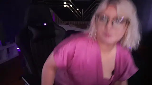 Snapshot of CoolTatis chatting on 03-02-25, 07:21 CoolTatis online show from 03-02-25, 07:21