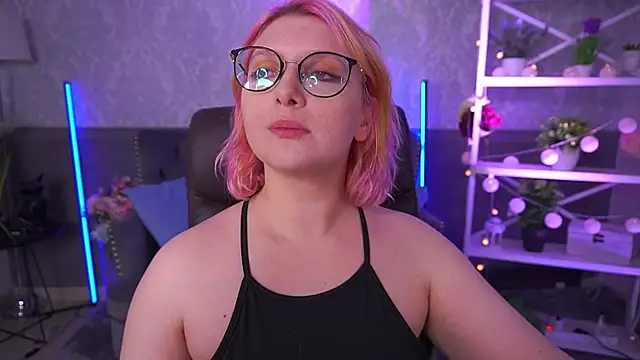 Snapshot of CoolTatis chatting on 09-19-25, 06:48 CoolTatis online show from 09-19-25, 06:48