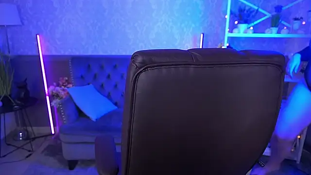 Snapshot of CoolTatis chatting on 09-22-25, 06:59 CoolTatis online show from 09-22-25, 06:59