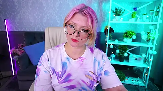 Snapshot of CoolTatis chatting on 09-23-25, 01:14 CoolTatis online show from 09-23-25, 01:14