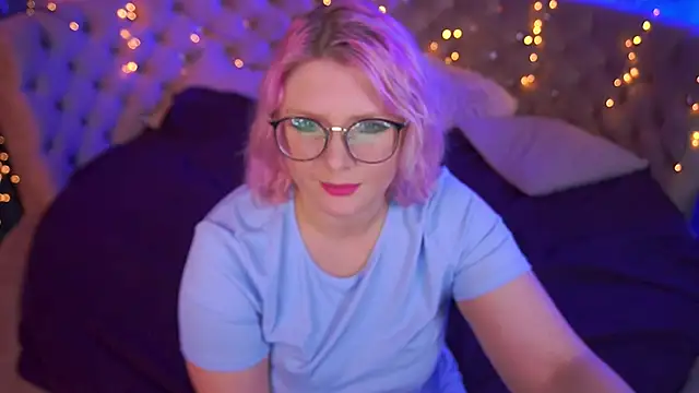 Snapshot of CoolTatis chatting on 10-05-25, 06:01 CoolTatis online show from 10-05-25, 06:01