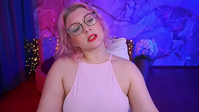 Snapshot of CoolTatis chatting on 10-06-25, 05:49 CoolTatis online show from 10-06-25, 05:49