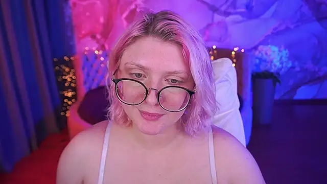 Snapshot of CoolTatis chatting on 10-12-25, 06:12 CoolTatis online show from 10-12-25, 06:12