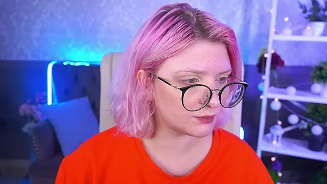 Snapshot of CoolTatis chatting on 10-13-25, 07:08 CoolTatis online show from 10-13-25, 07:08