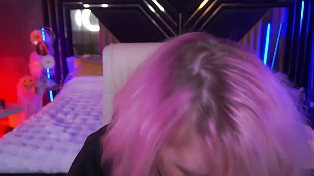 Snapshot of CoolTatis chatting on 11-02-25, 07:22 CoolTatis online show from 11-02-25, 07:22