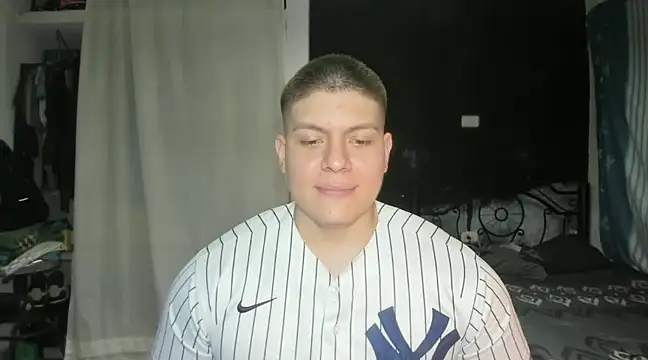 Snapshot of regan_jhonso chatting on 02-02-25, 04:05 regan jhonso online show from 02-02-25, 04:05