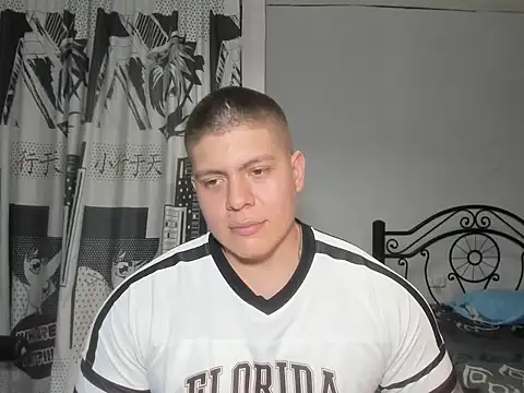 Snapshot of regan_jhonso chatting on 10-26-25, 12:27 regan jhonso online show from 10-26-25, 12:27