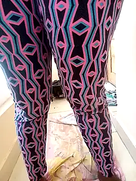 zainabsmile online show from 04-25-26, 02:36