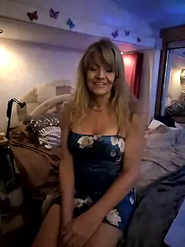 Snapshot of annika_lately chatting on 12-15-24, 03:13 annika lately online show from 12-15-24, 03:13