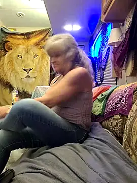 Snapshot of annika_lately chatting on 11-19-25, 03:39 annika lately online show from 11-19-25, 03:39