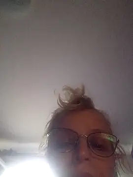 Snapshot of BritneyHudson chatting on 09-21-25, 06:15 BritneyHudson online show from 09-21-25, 06:15