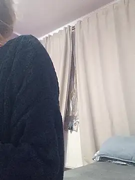 Snapshot of BritneyHudson chatting on 10-11-25, 02:11 BritneyHudson online show from 10-11-25, 02:11