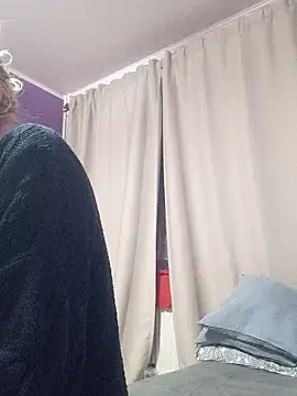 Snapshot of BritneyHudson chatting on 10-13-25, 01:38 BritneyHudson online show from 10-13-25, 01:38