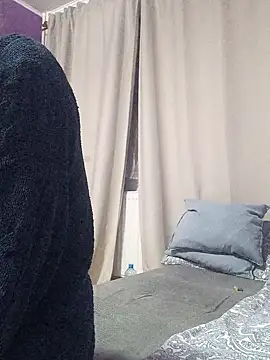 Snapshot of BritneyHudson chatting on 10-14-25, 01:06 BritneyHudson online show from 10-14-25, 01:06