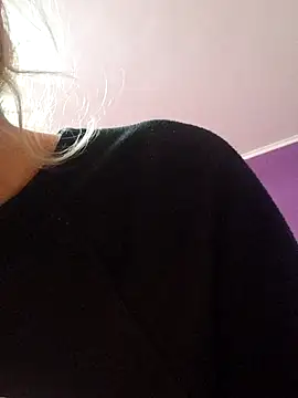 Snapshot of BritneyHudson chatting on 10-21-25, 03:46 BritneyHudson online show from 10-21-25, 03:46