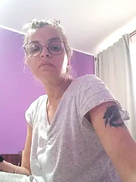 Snapshot of BritneyHudson chatting on 11-17-25, 07:47 BritneyHudson online show from 11-17-25, 07:47