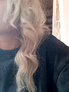 Snapshot of BritneyHudson chatting on 11-20-25, 01:00 BritneyHudson online show from 11-20-25, 01:00