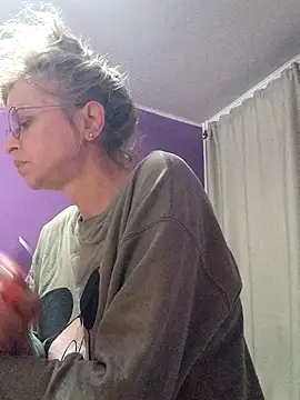 Snapshot of BritneyHudson chatting on 11-23-25, 03:28 BritneyHudson online show from 11-23-25, 03:28