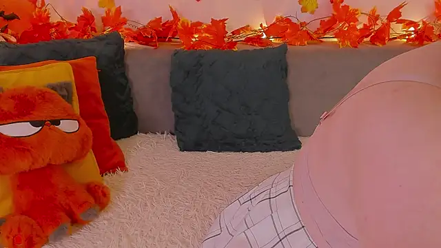 Snapshot of Tori_the_witch chatting on 11-08-25, 06:46 Tori the witch online show from 11-08-25, 06:46