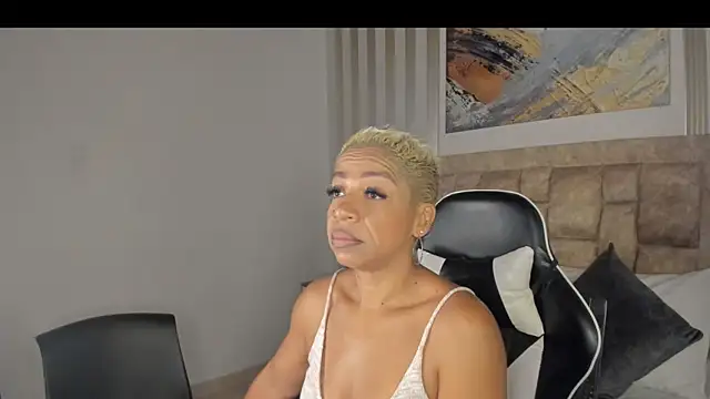 summer night  online show from 12-05-25, 11:30