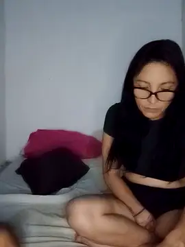 KarameloVzla online show from 12-17-25, 02:39