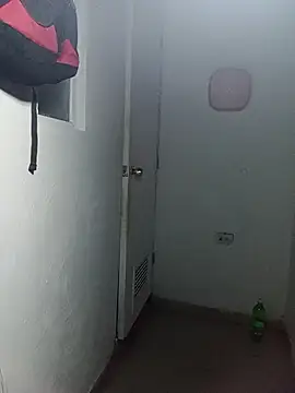 KarameloVzla online show from 04-28-26, 02:27