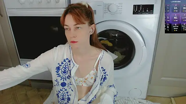 Amina Barbarian online show from 10-13-25, 05:35