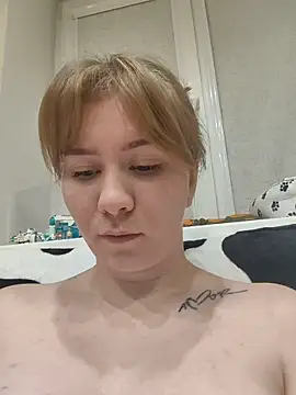 D0nna  online show from 12-14-25, 03:28