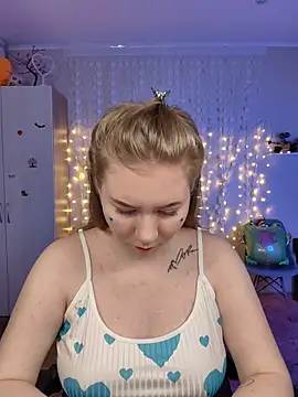 D0nna  online show from 02-13-26, 08:27