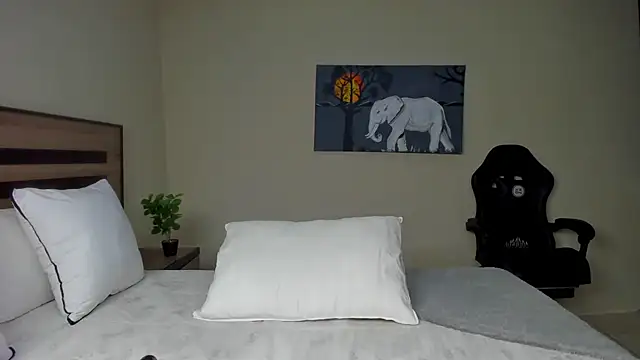 Renee-18 online show from 09-15-25, 10:32