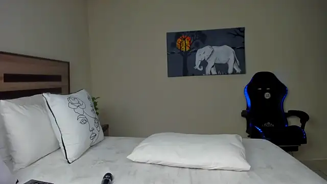 Renee-18 online show from 09-22-25, 03:52