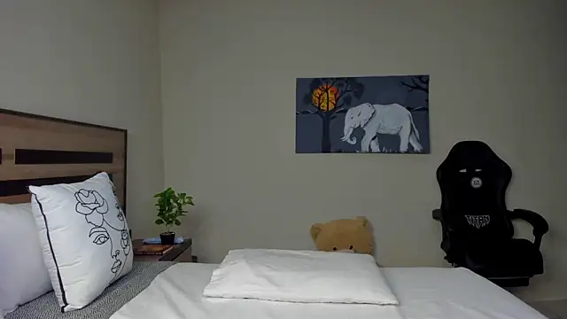 Renee-18 online show from 02-08-26, 04:05