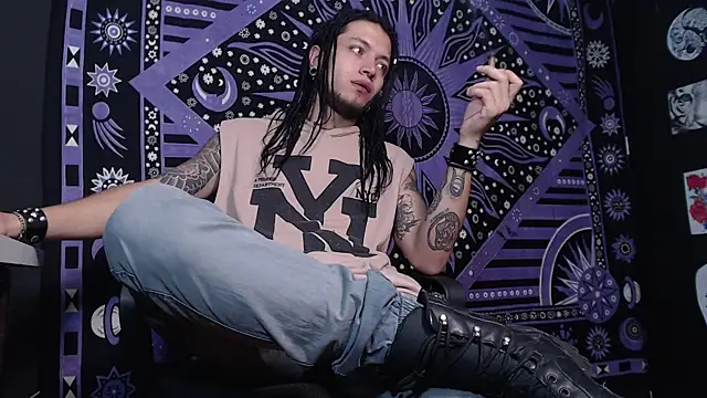 Snapshot of Dicaprioo_ chatting on 01-14-25, 12:43 Dicaprioo online show from 01-14-25, 12:43