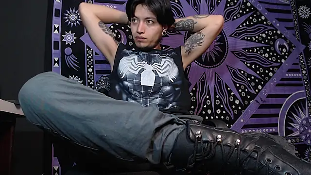 Snapshot of Dicaprioo_ chatting on 01-23-25, 10:54 Dicaprioo online show from 01-23-25, 10:54