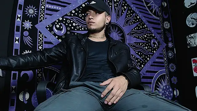 Snapshot of Dicaprioo_ chatting on 01-29-25, 03:15 Dicaprioo online show from 01-29-25, 03:15