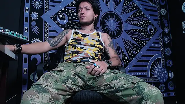 Snapshot of Dicaprioo_ chatting on 02-02-25, 05:15 Dicaprioo online show from 02-02-25, 05:15